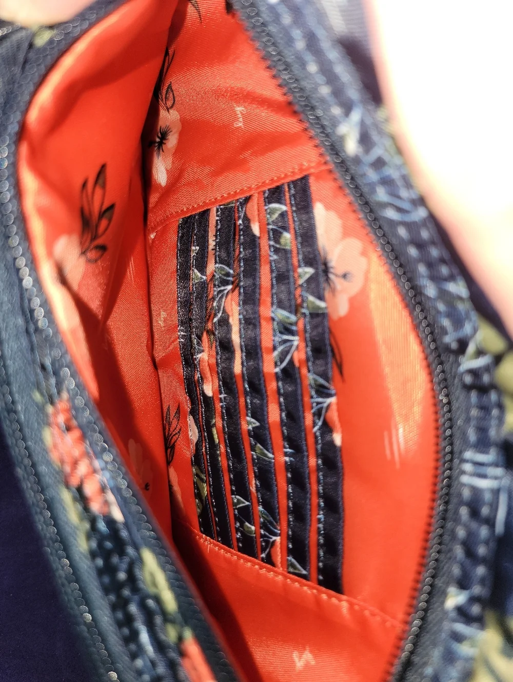 Aloha Navy Lug Carousel Bag - Picture 5 of 8